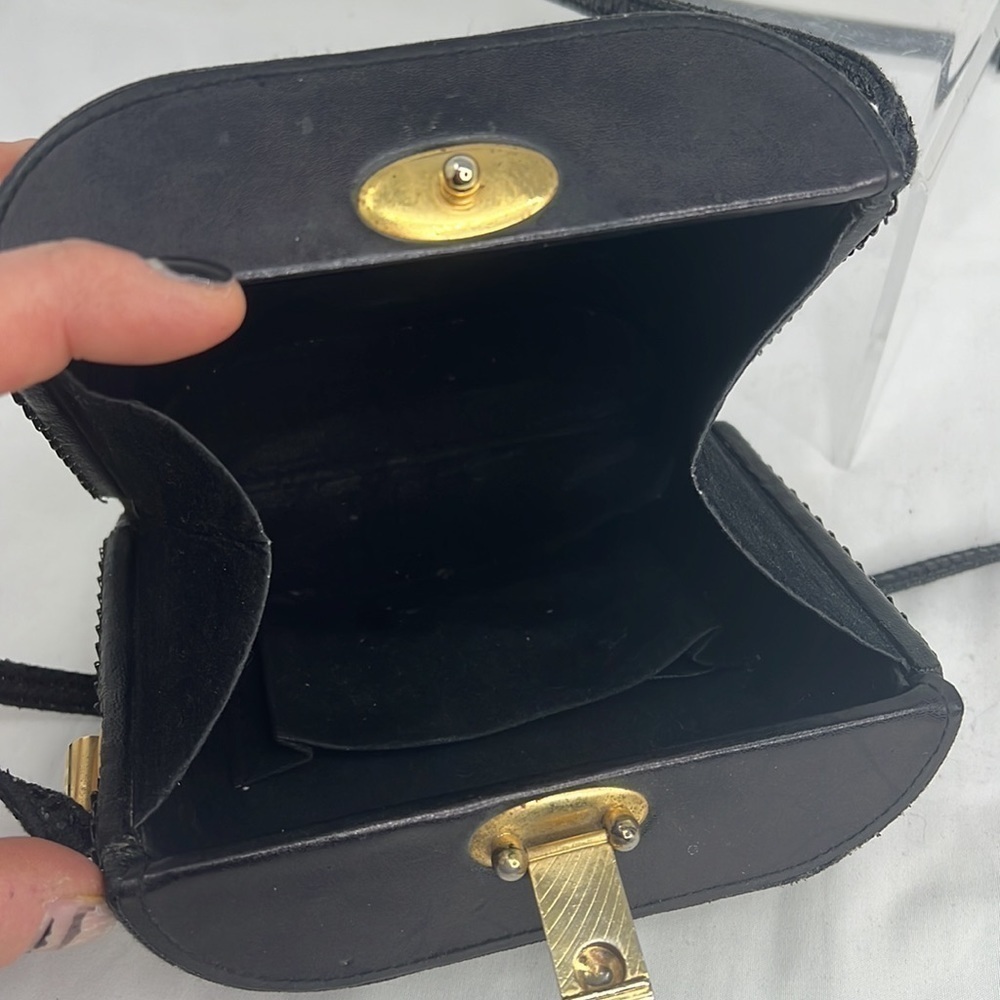 Aluminum Black Mesh Structured Crossbody Bag - Picture 7 of 12